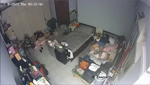 Hack camera - Lén lút chịch người yêu khi chị gái ngủ trong phòng